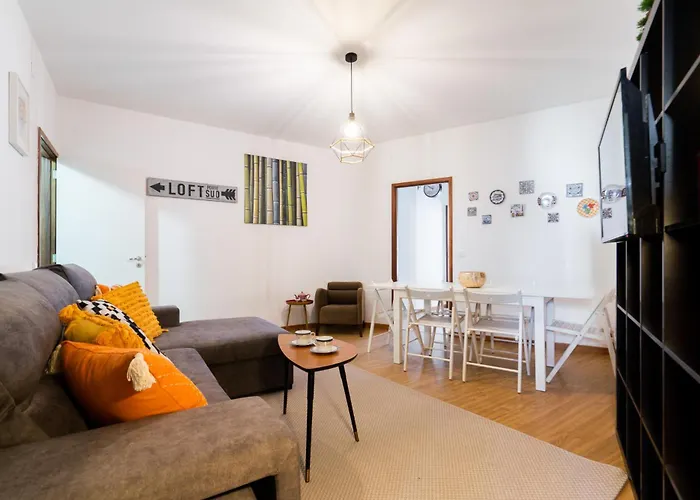 アパート Renovated 3br Near Hotspots With Great Value ポルト