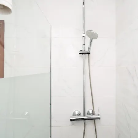 Renovated 3br Near Hotspots With Great Value Appartement