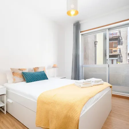 Renovated 3br Near Hotspots With Great Value * ポルト