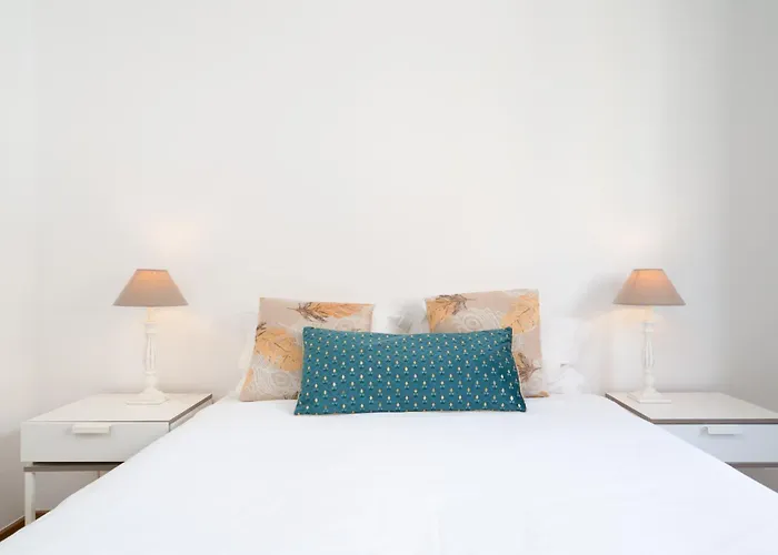 Renovated 3br Near Hotspots With Great Value Lejlighed *