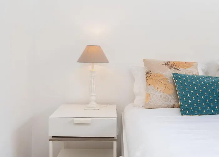 Renovated 3br Near Hotspots With Great Value * بورتو