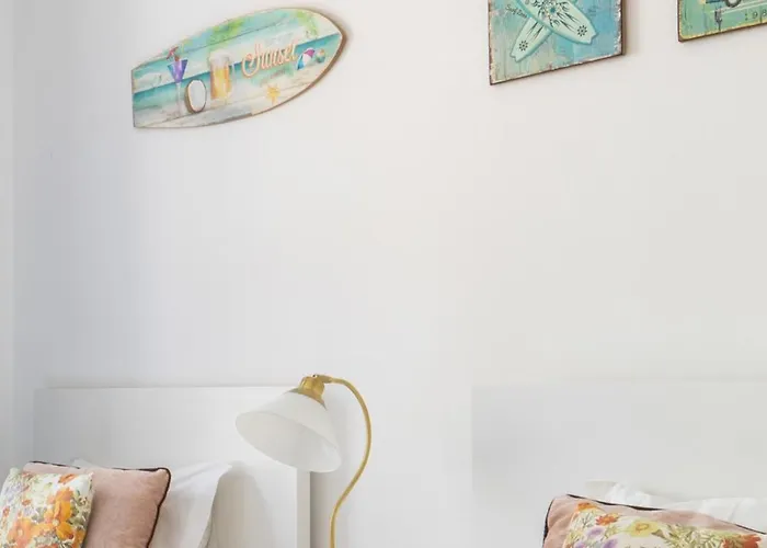 Renovated 3br Near Hotspots With Great Value דירה