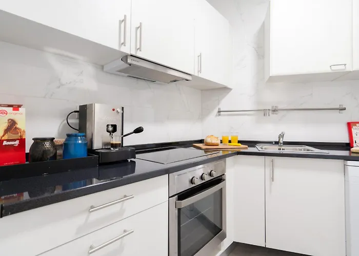 شقة Renovated 3br Near Hotspots With Great Value