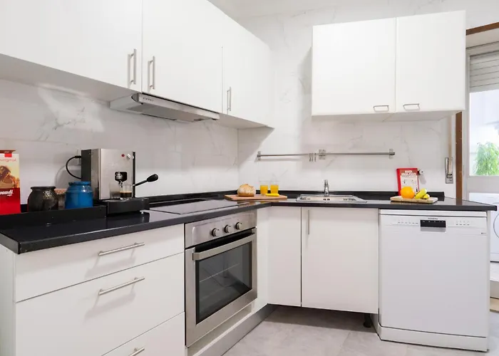 Renovated 3br Near Hotspots With Great Value *