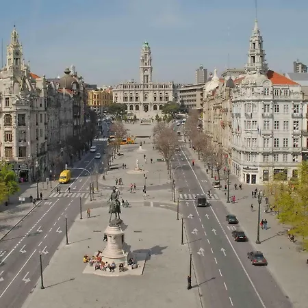 Renovated 3br Near Hotspots With Great Value Appartement Oporto