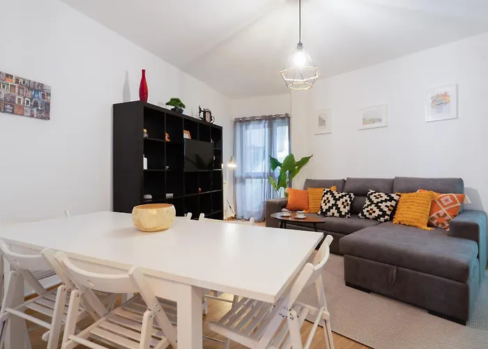 Renovated 3br Near Hotspots With Great Value